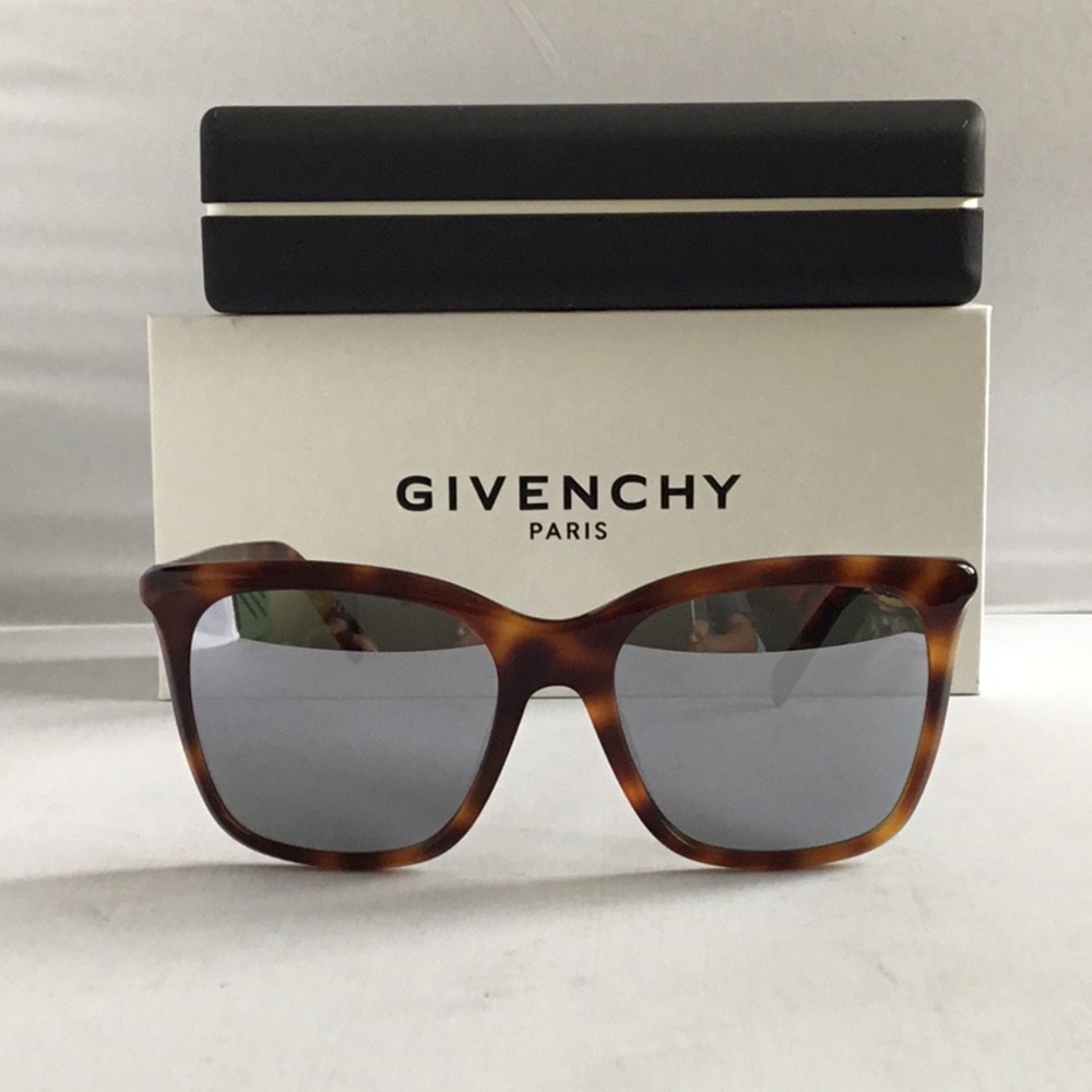 - GIVENCHY SUNGLASSES HAVANA LADIES. - Picture 2 of 9